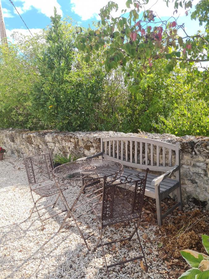 Charmant Logement A La Campagne Gazaupouy Bagian luar foto